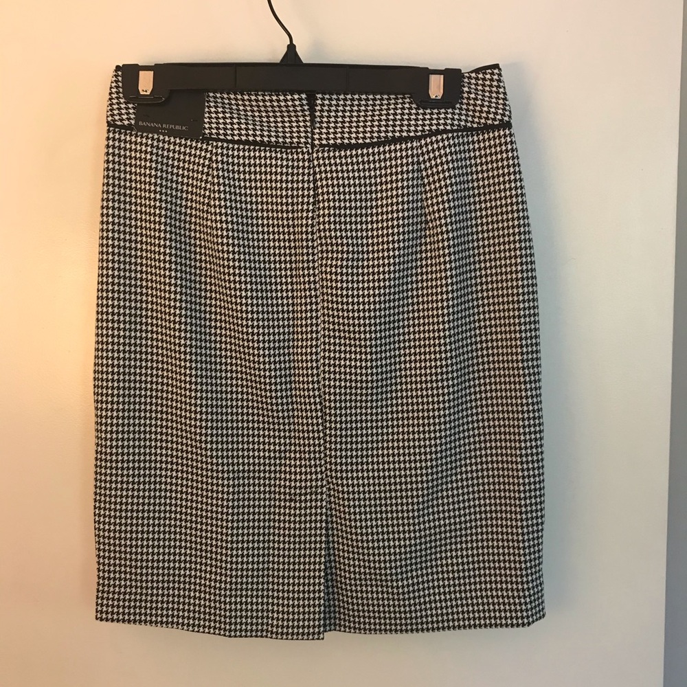 Houndstooth Banana Republic Pencil Skirt - Picture 2 of 5
